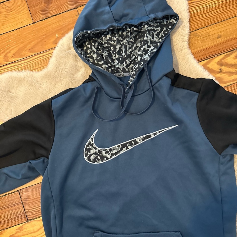 Nike sweatshirt